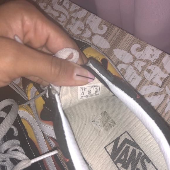 Vans - Picture 4 of 4